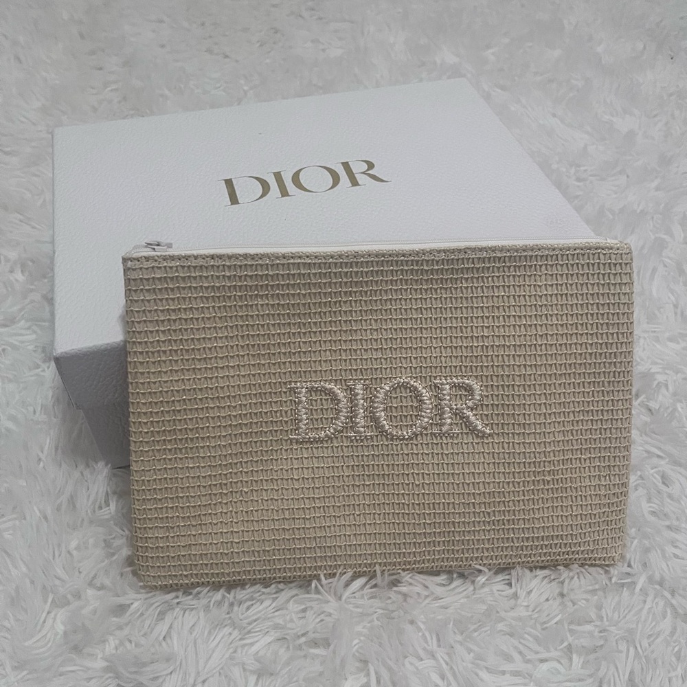 Dior Raffia Straw Makeup/Cosmetic Pouch Bag - Picture 2 of 11